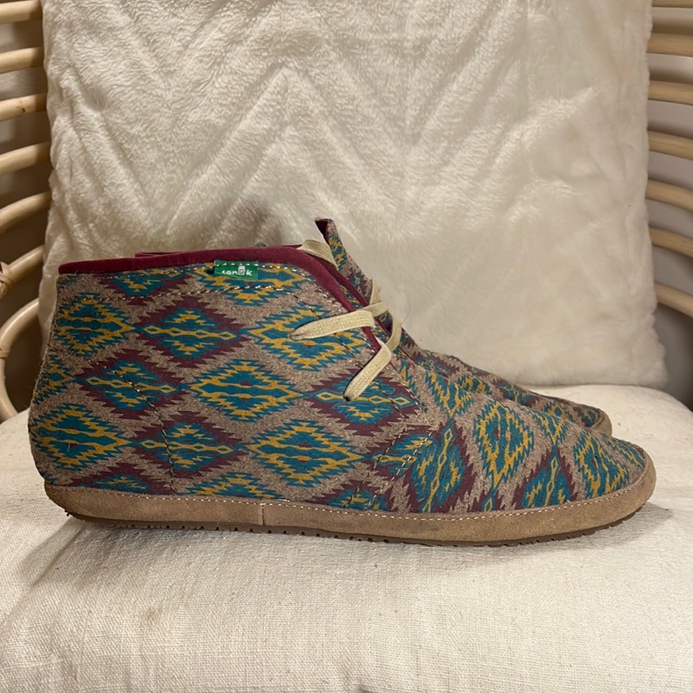 Sanuk boots